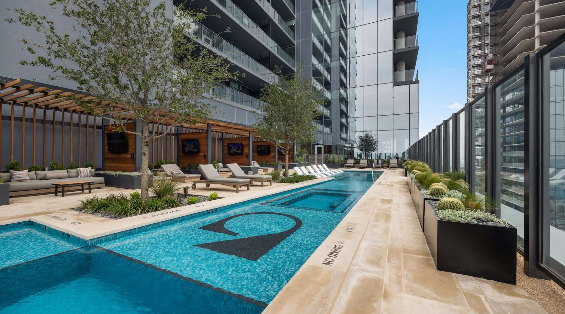 resort style pool with infinity edge